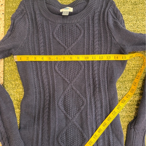 Old navy crew neck sweater - Picture 4 of 5